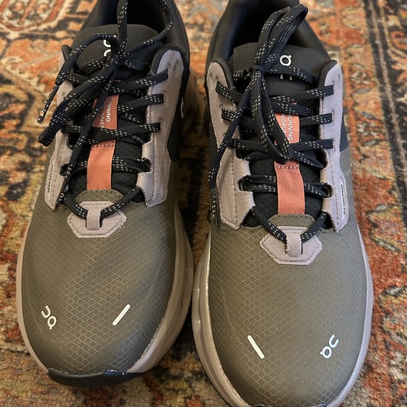 Cloudrunner 2 Waterproof Shoes - Size 8 never worn - Picture 2 of 6